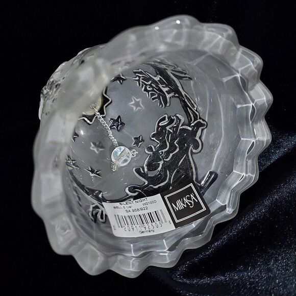 Mikasa Frosted Crystal Christmas Bell Silent Night Scene 5 1/4" Tall Germany - Picture 6 of 9
